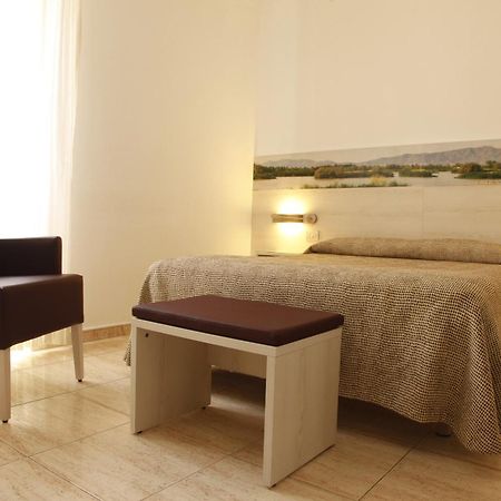 Hotel Canet Castello  D'Empuries Esterno foto