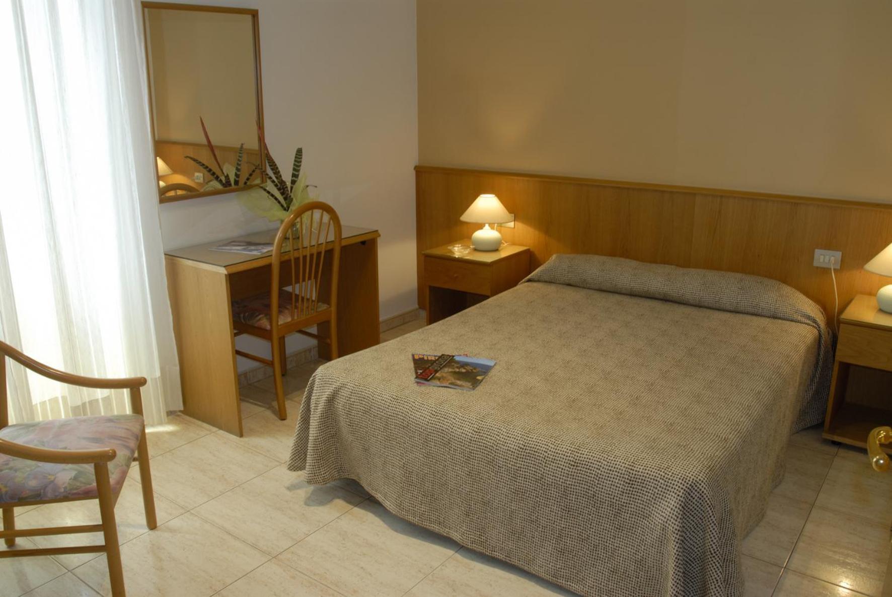 Hotel Canet Castello  D'Empuries Esterno foto